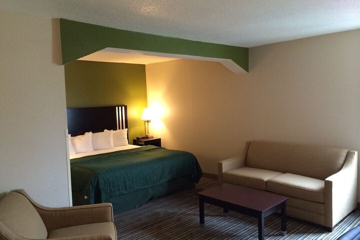 Room 32 of 51