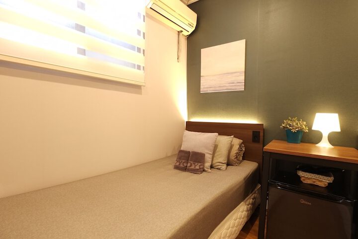 Room 20 of 58