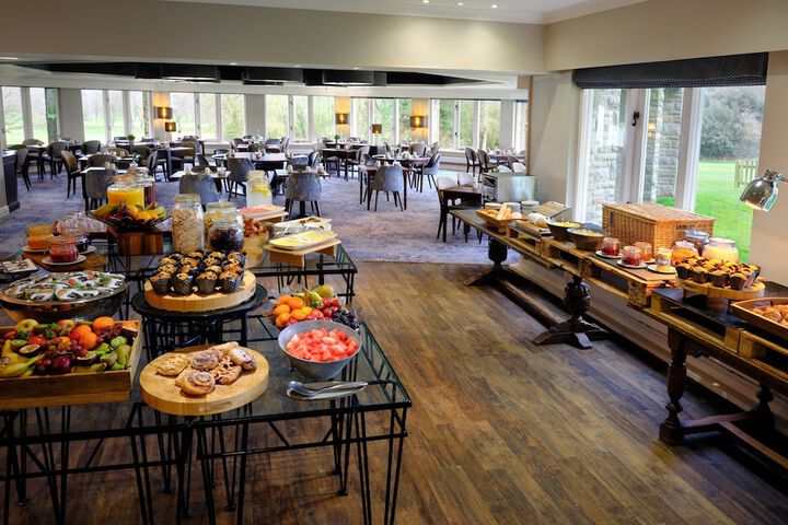 Breakfast/Coffee Service 60 of 105