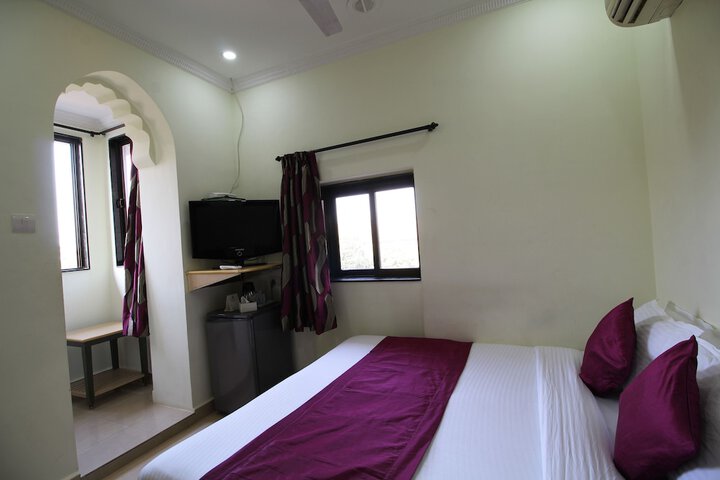 Room 11 of 24
