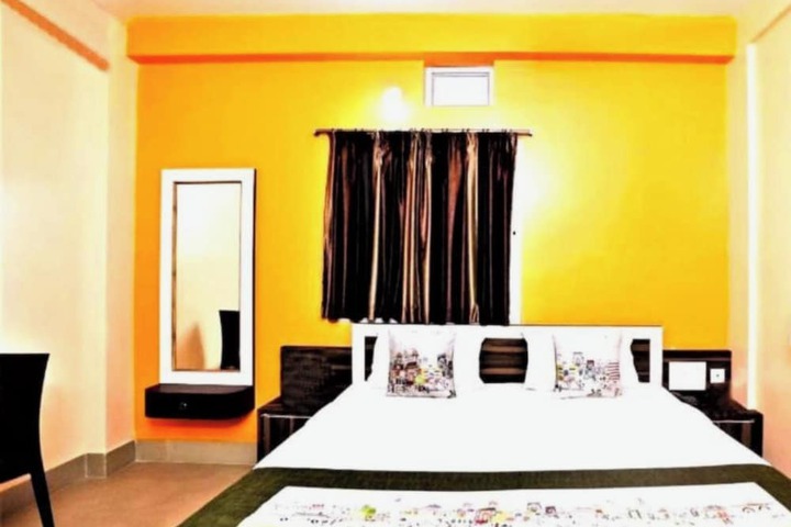 Room 7 of 16