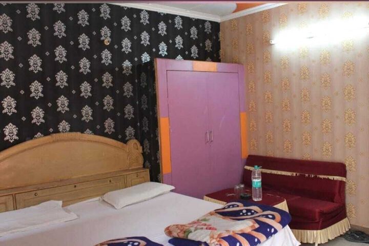 Room 11 of 26