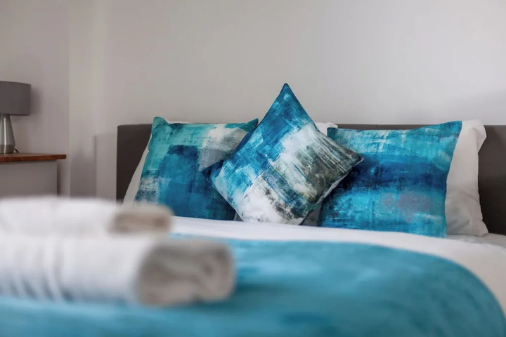 Room 3 of 8