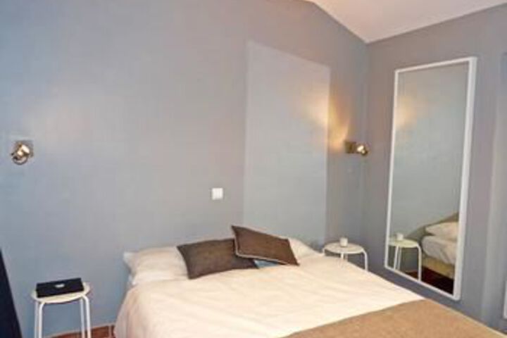 Room 4 of 34