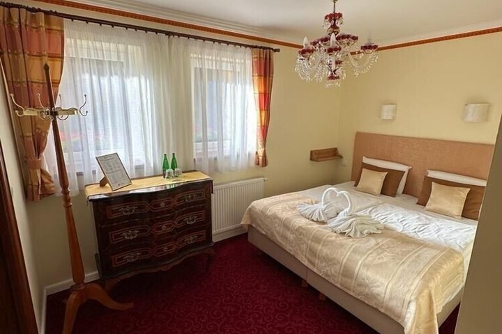 Room 44 of 106