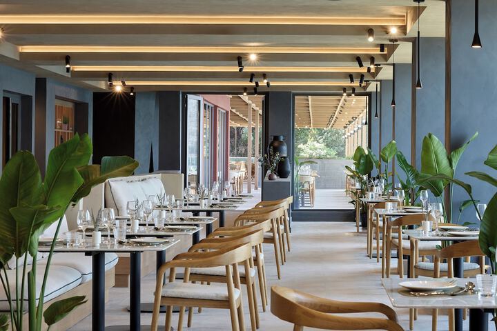 Dining 103 of 160
