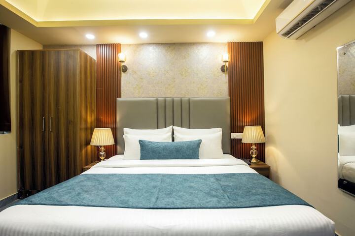 Room 3 of 17