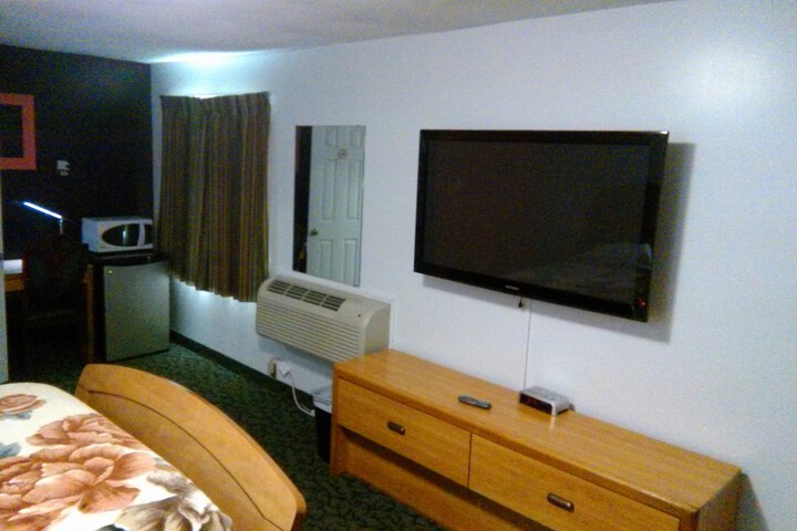 Room 10 of 35