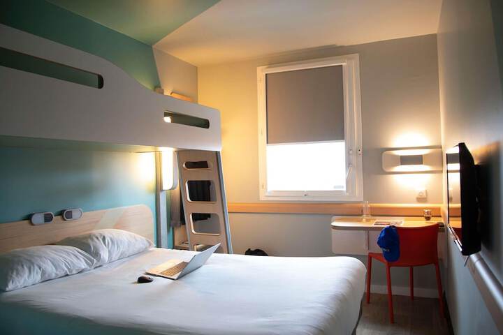 Room 8 of 31