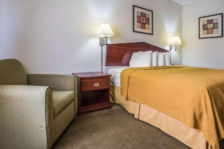1 King Bed (6 of 14)