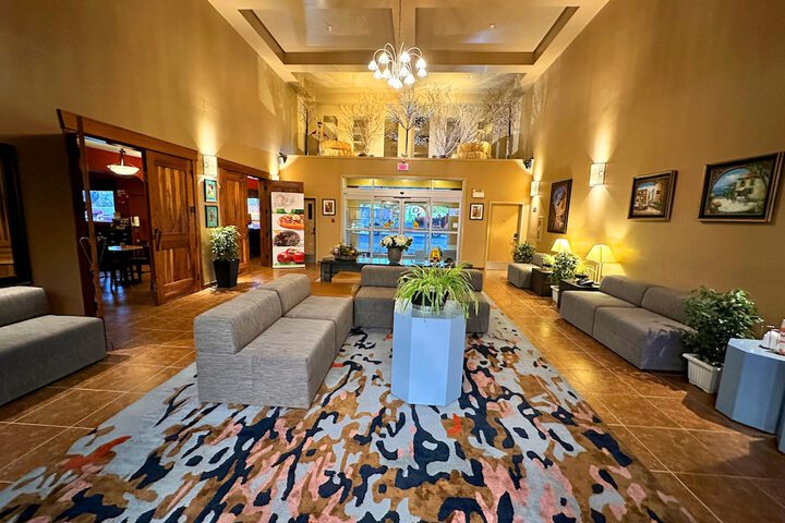 Entrance & Lobby