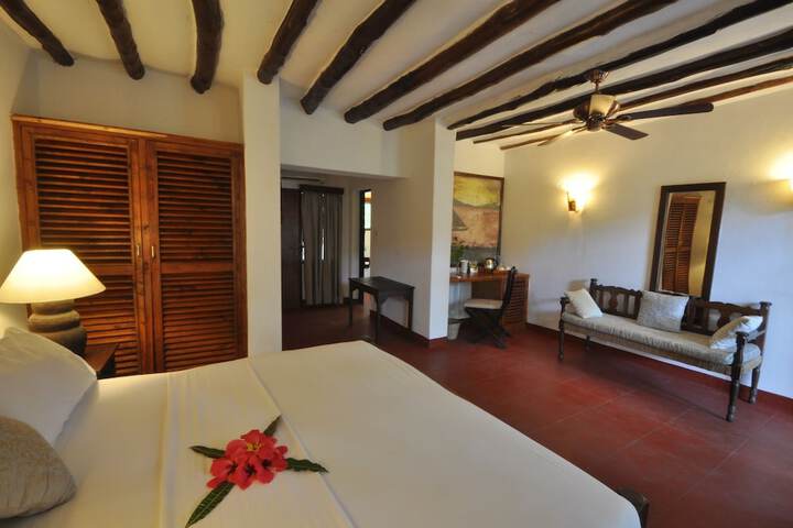 Room 3 of 28