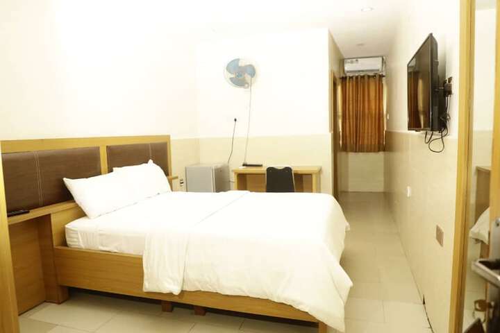 Room 3 of 24