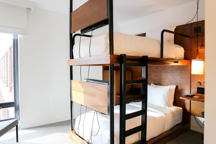 Room 20 of 143
