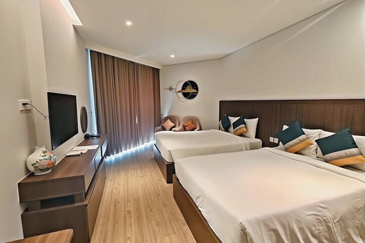 Room 6 of 97