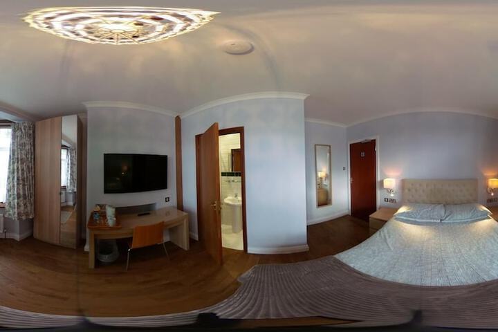 Room 5 of 29