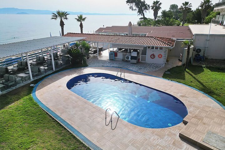 Pool 65 of 95