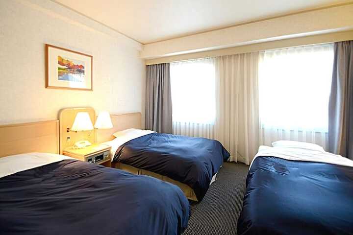 Room 12 of 51