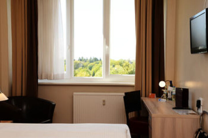 Room 40 of 81