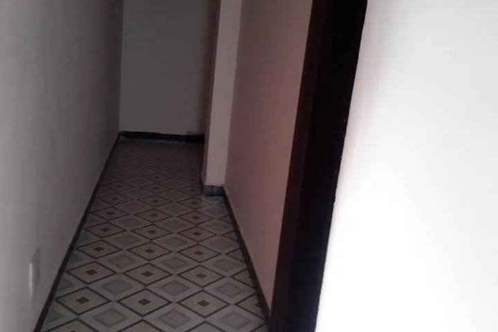 Room 6 of 19