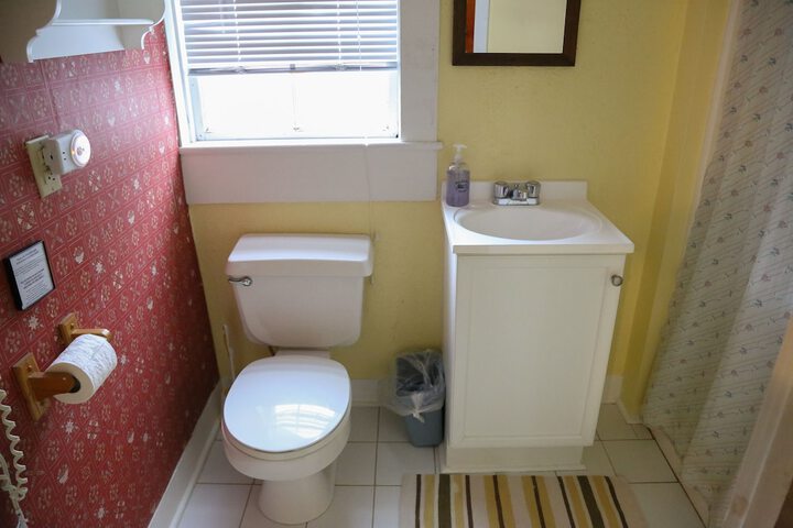 Room 125 of 165