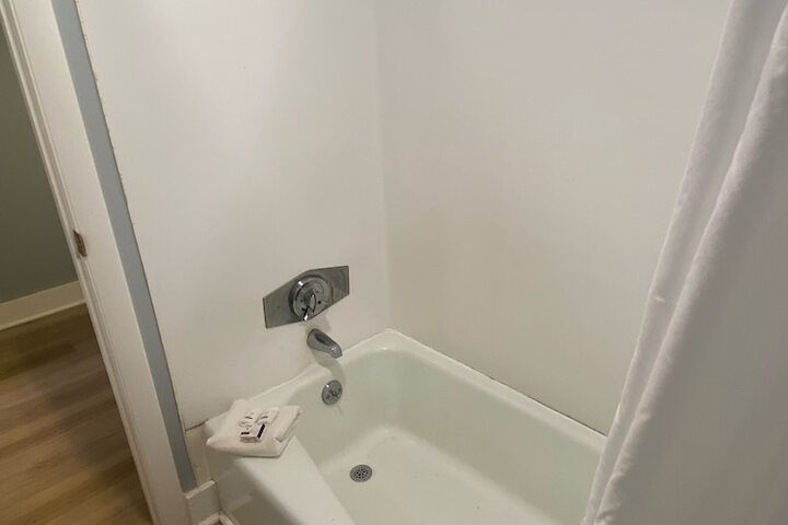 Room 161 of 205