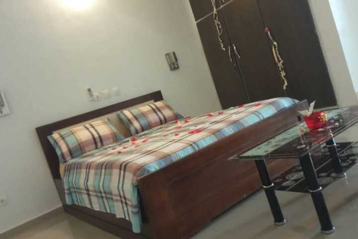 Room 53 of 67