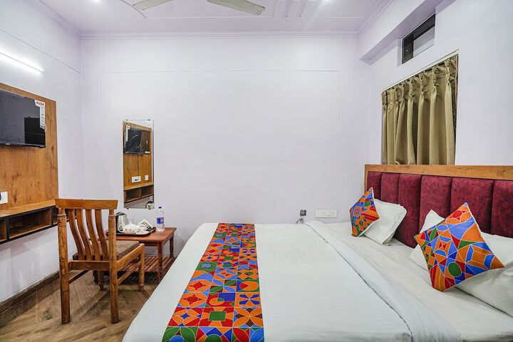 Room 16 of 28
