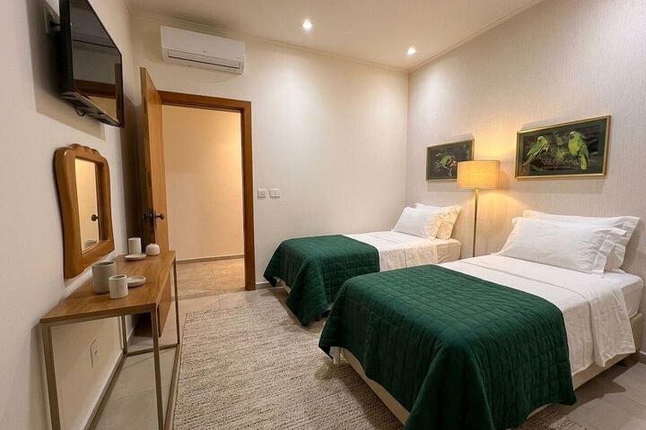 Room 9 of 22