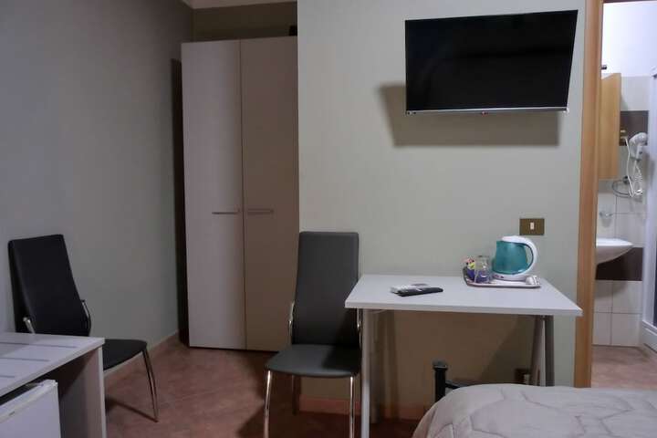 Room 44 of 98