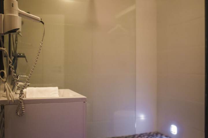 Room 151 of 161