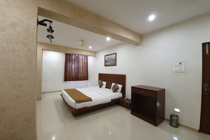 OYO 19182 Hotel Montana