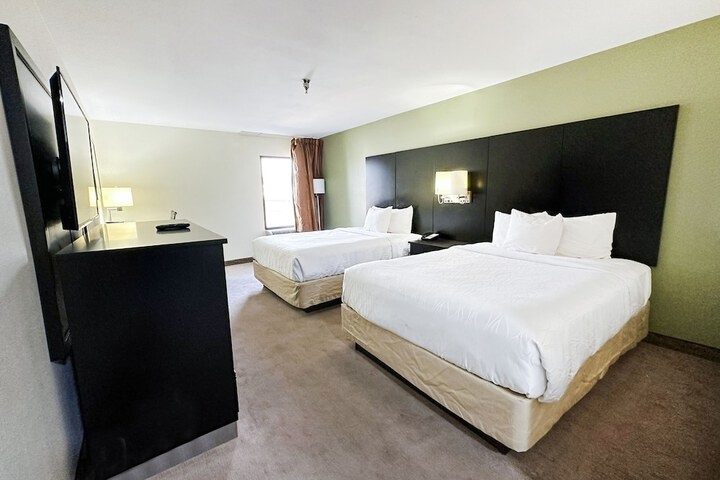 Double Queen Room (1 of 10)