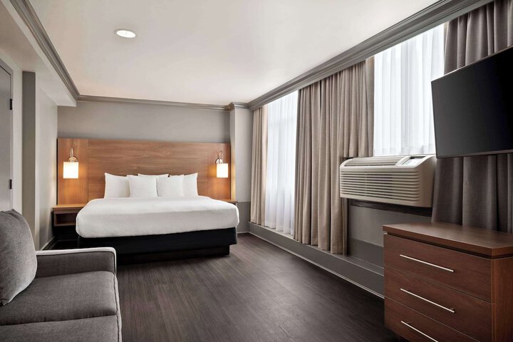 Room 12 of 26