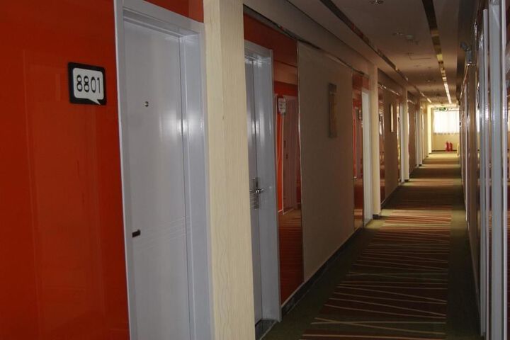 Room 10 of 35