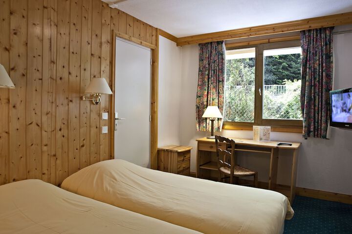 Room 6 of 38