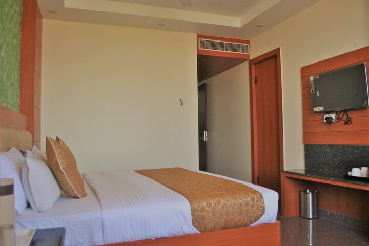 Room 10 of 44