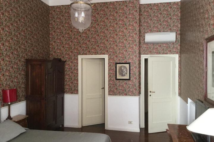 Room 26 of 44
