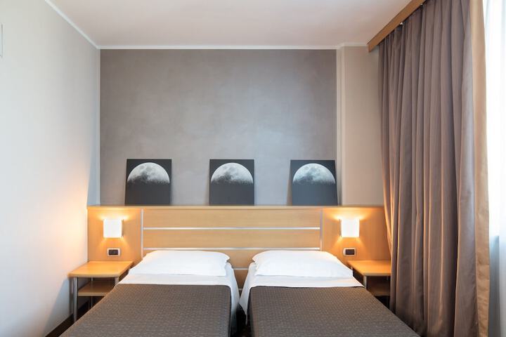 Room 17 of 63