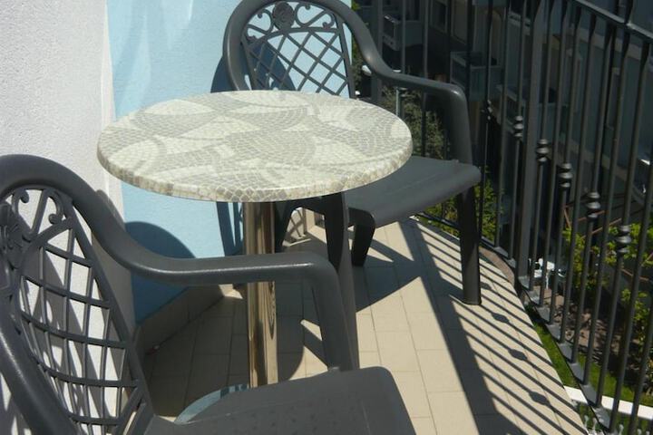 Terrace/Patio 30 of 66
