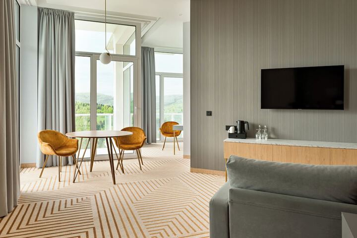Room 3 of 35