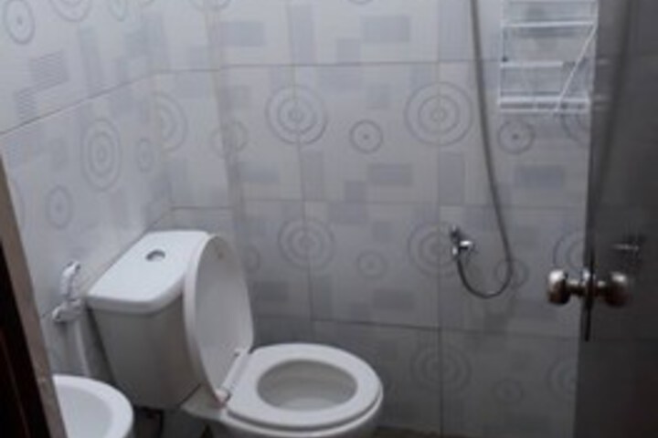 Room 2 of 21