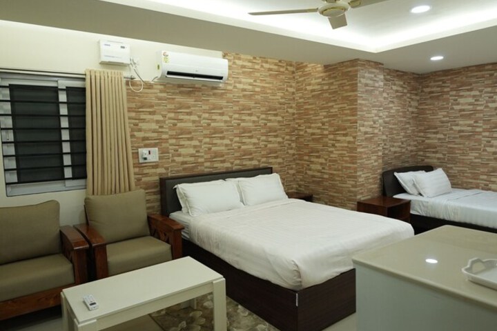 Room 10 of 16