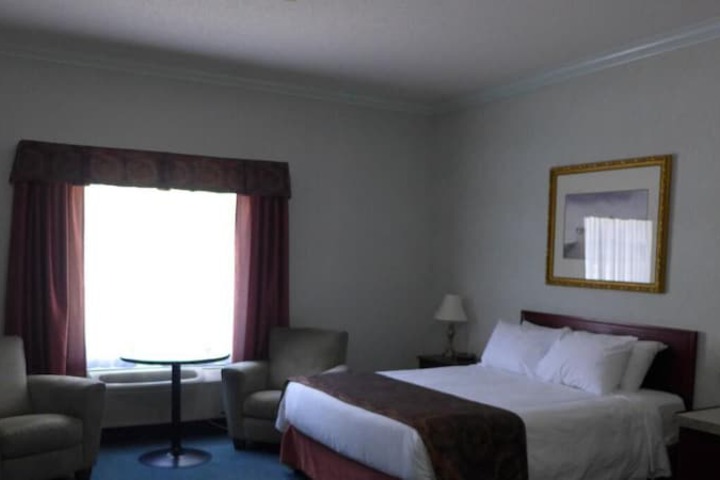 Room 13 of 28