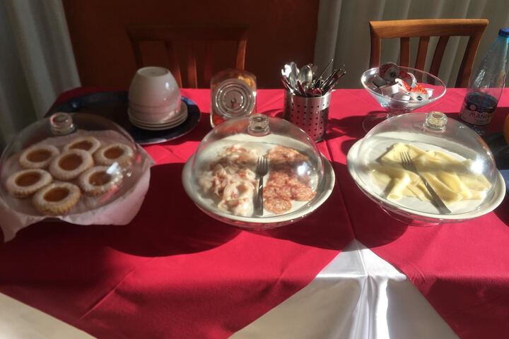 Dining 37 of 57