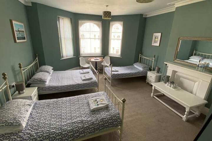 Room 25 of 86
