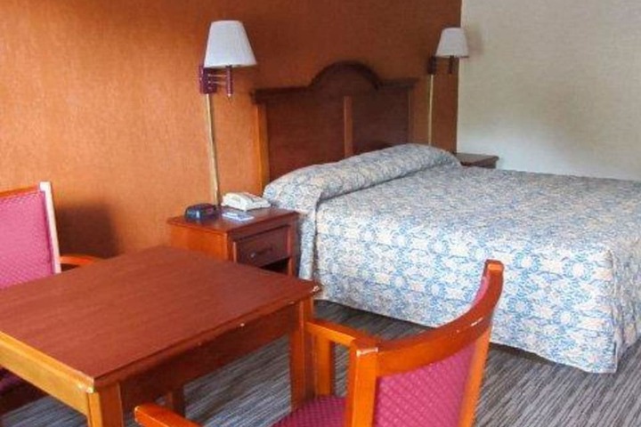 Room 4 of 14