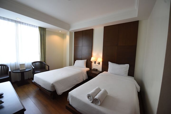 Room 10 of 50