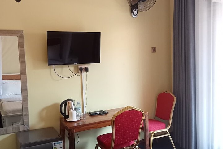 Room 9 of 22