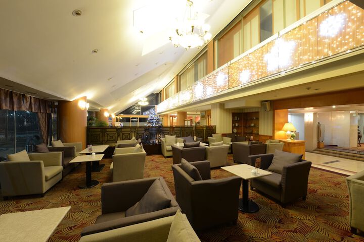 Entrance & Lobby
